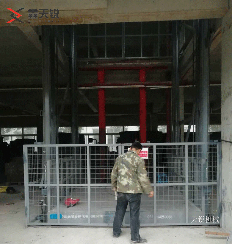 德宏10吨液压货梯交付使用