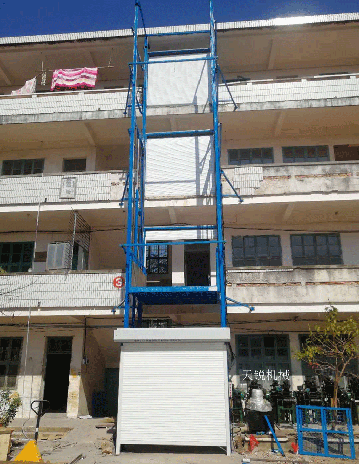 德宏室外升降货梯