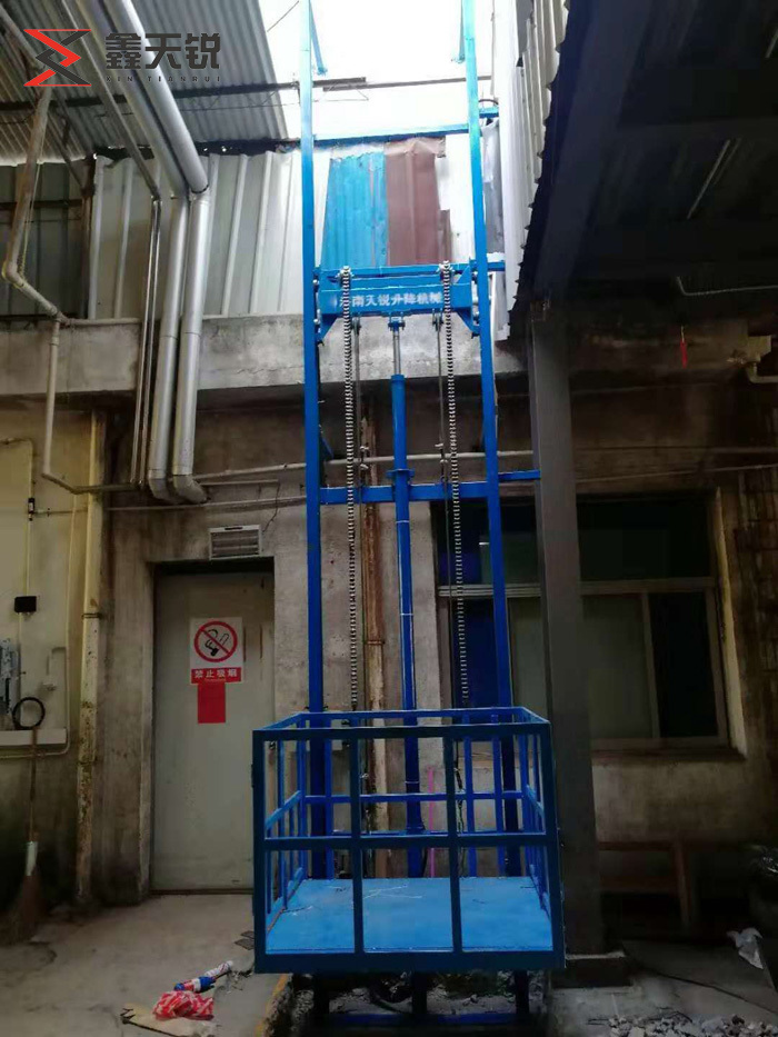 德宏导轨式升降货梯